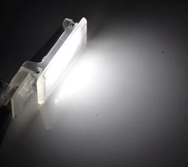 white lighting 2 шт. светодиодный осветительных приборов для ног светильник Чемодан отсек подсветки перчаточного ящика лампа для VW Golf 5/6/7 GTI Jetta Tiguan Passat B6 EOS Scirocco Sharan - Испускаемый цвет: white lighting