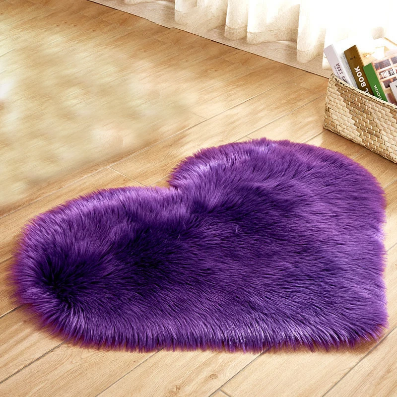 Длинные волосатые ковер синего белого розового цвета лохматый в форме сердца