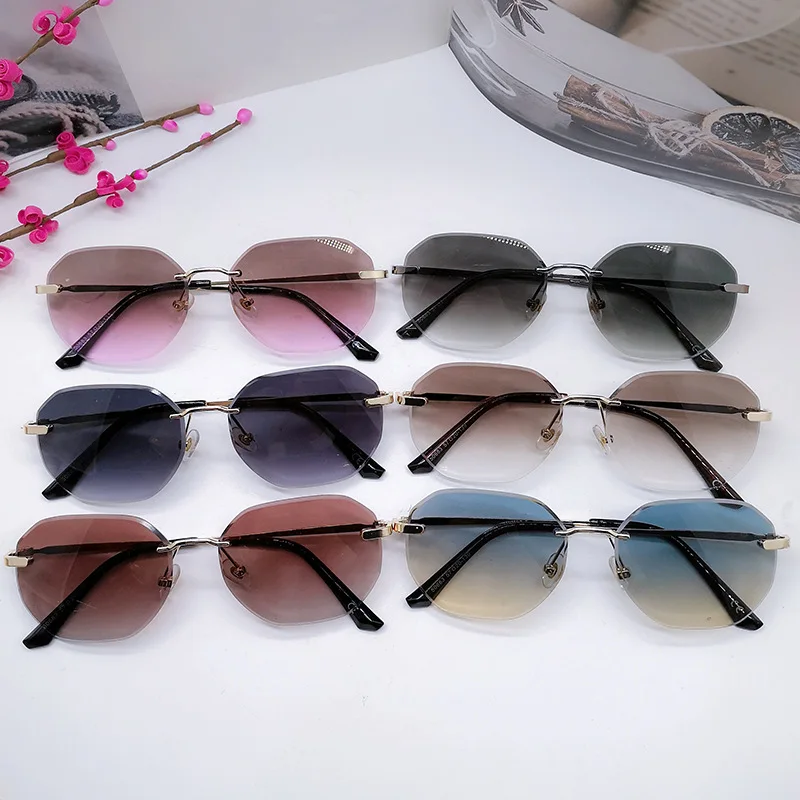 

UVLAIK Small Polygonal Frame Sunglasses Women 2021 Frameless Cut Edge Vintage Glasses Men Retro Gradient Lens Sun Glasses UV400