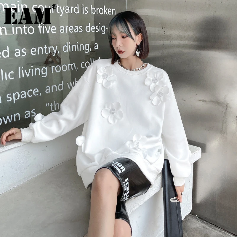 

[EAM] Loose Fit Three-dimensional Flower Sweatshirt New Round Neck Long Sleeve Women Big Size Fashion Spring Autumn 2021 1DE3736