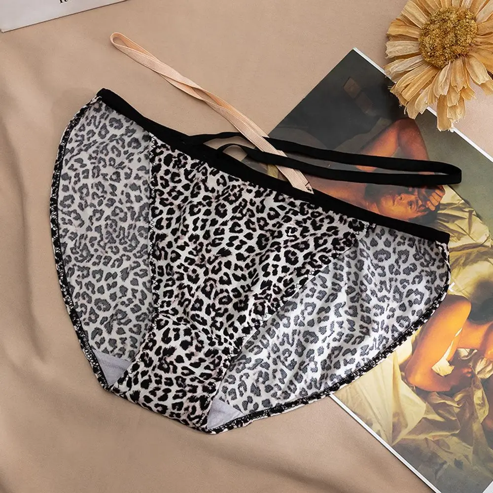 

Трусики женские хлопковые в горошек, с цветочным орнаментом