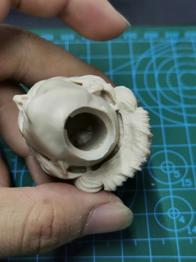 

Unpainted 1/6 Western Medieval Aristocratic Female Smiling Head Sculpt Carving Model Fit 12'' Action Figure Body Model