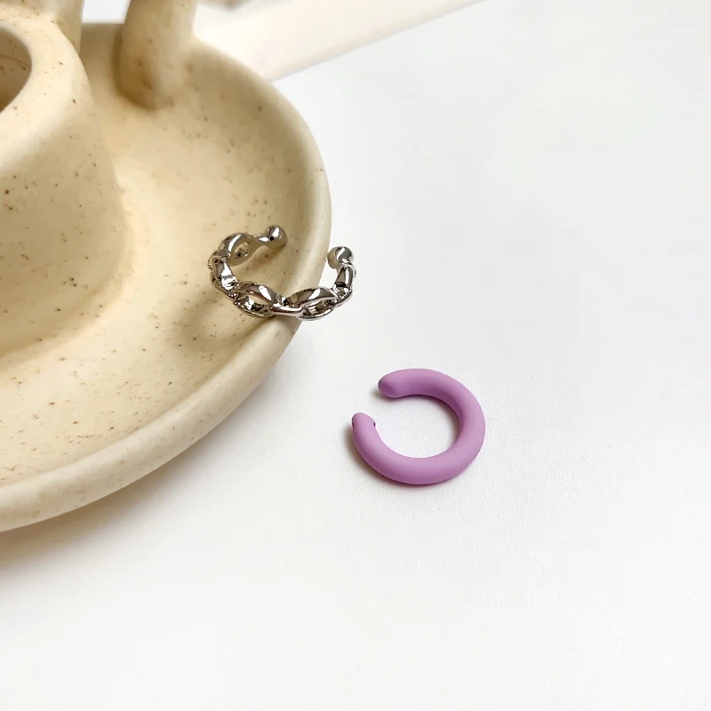 

Modern Jewelry 2 Pcs Clip Earrings Popular Design Hip Hop Hot Selling Ruond Geometric Puprl Metal Ear Clip For Girl Gifts