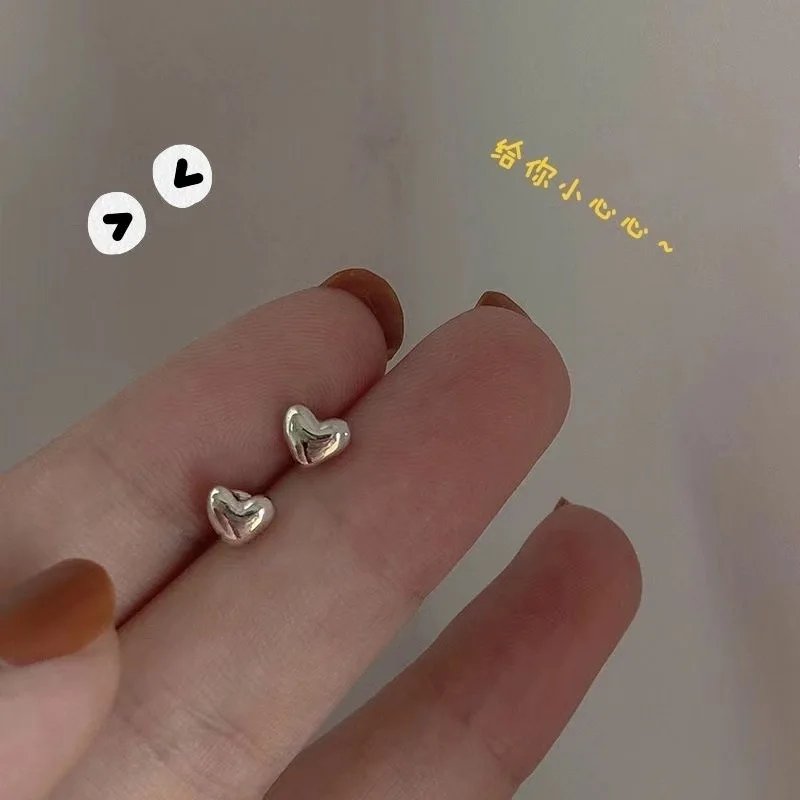 

Hot Selling 2021 New Mini Simple Fashion Love Stud Earrings for Women Girl Party Jewelry Gift