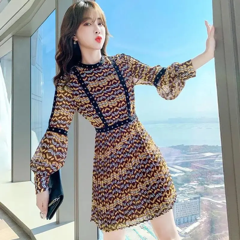 

2021 new women's fashion early spring bubble sleeve dress high-end socialite temperament chiffon skirt children tide