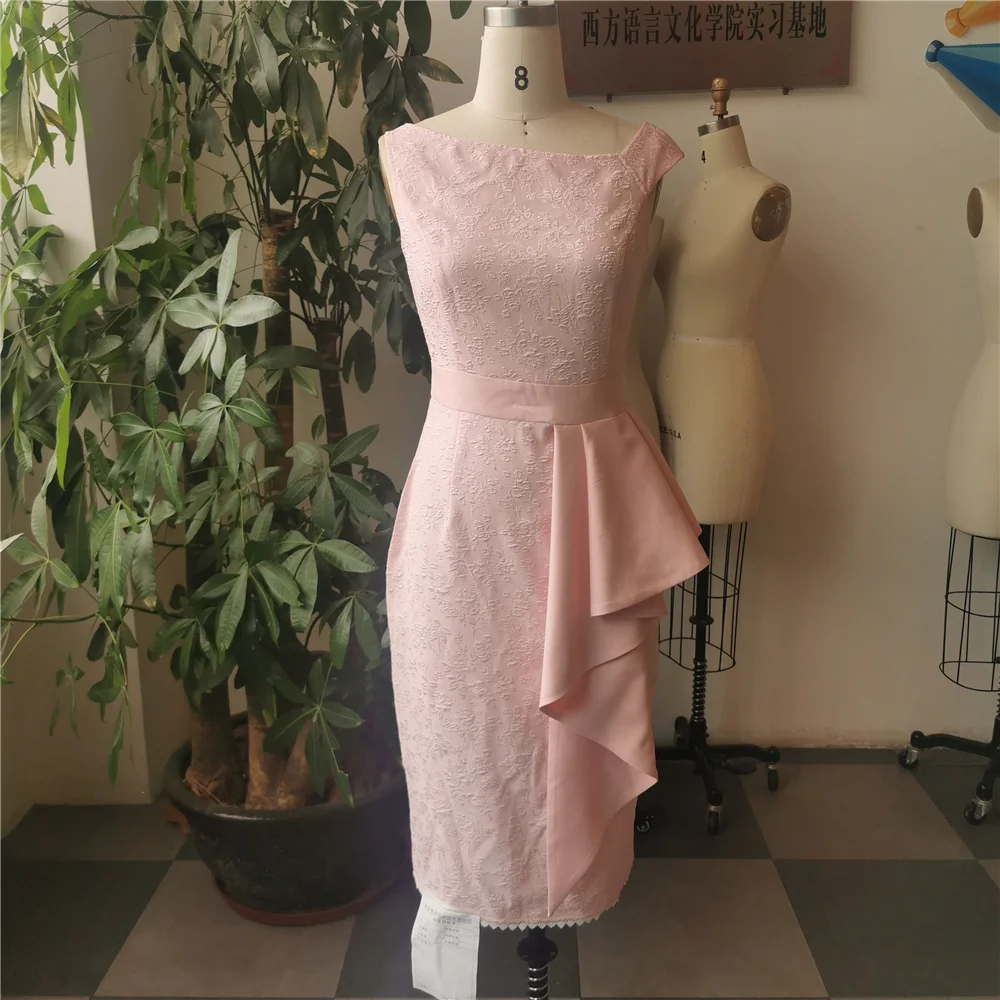 Женское вечернее платье с вышивкой Красное Облегающее средней длины бантом и