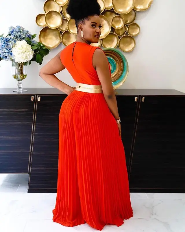 Комбинезон женский плиссированный с V-образным вырезом и широкими штанинами