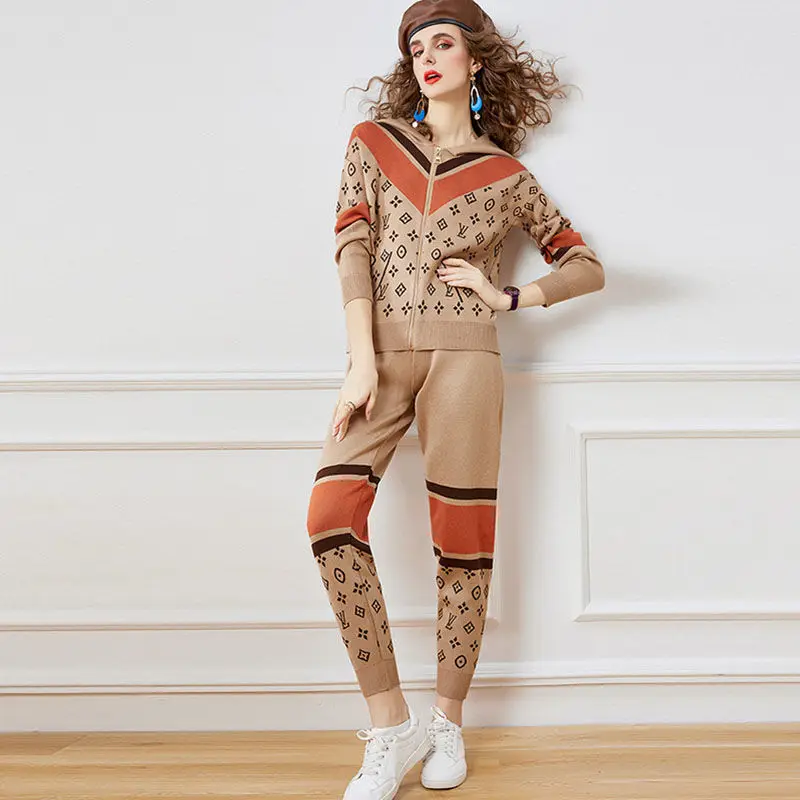 

2021new Autumn and Winter New Loose Western Style Hooded Sweater Coat Top Knitted Trousers Two-Piece Suit Women's Fashion