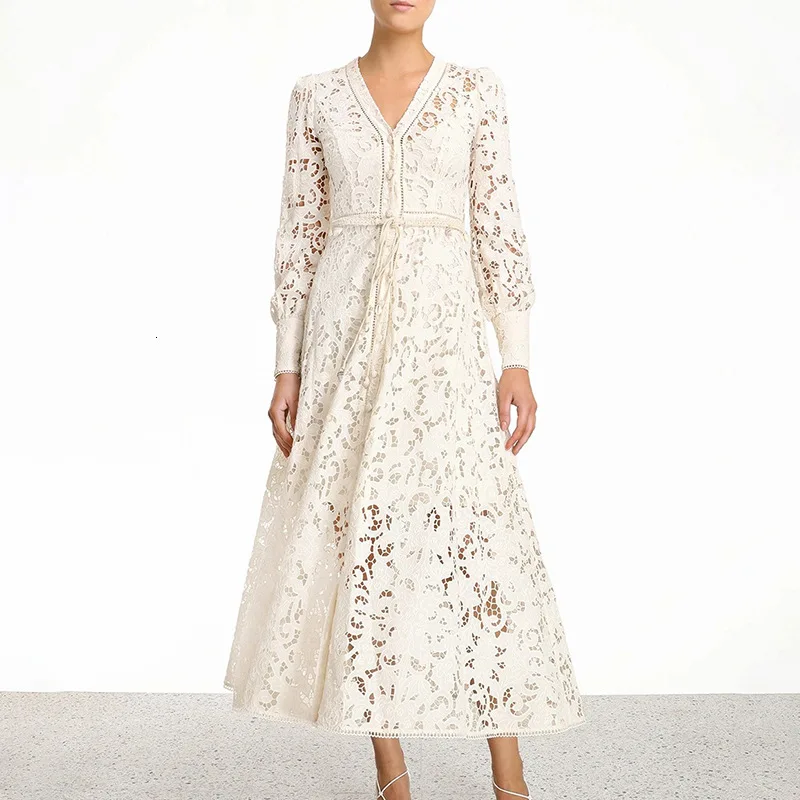Кружевное платье макси с длинным рукавом и пуговицами ажурное длинное до