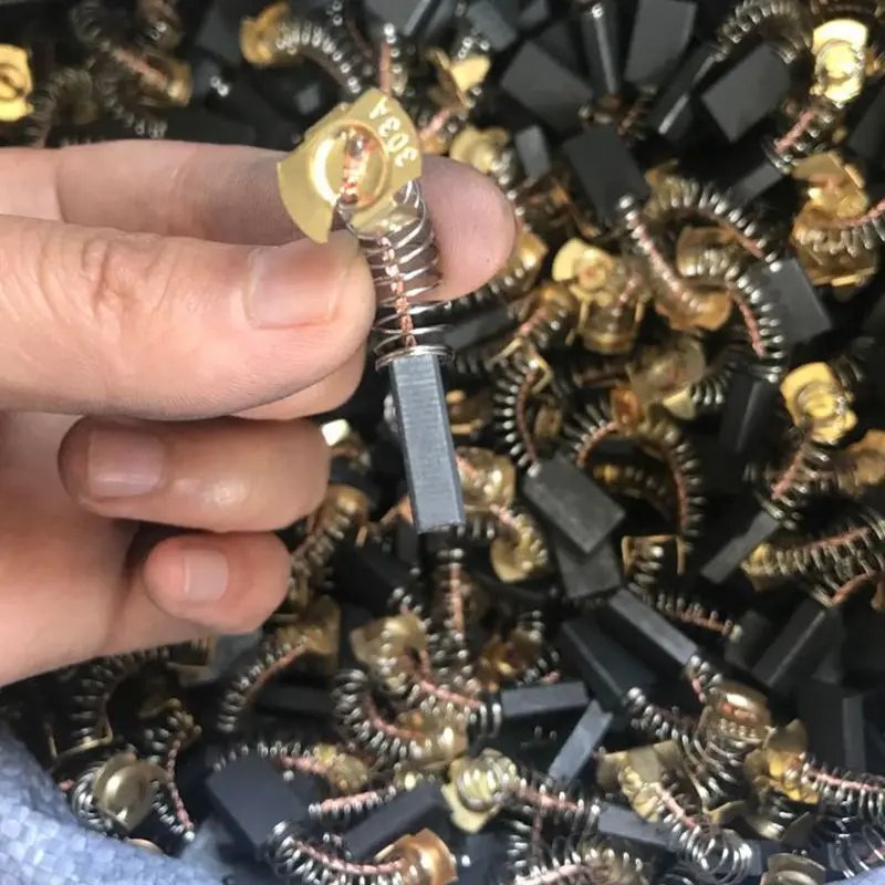 

Carbon + stainless steel motor brush 16mm x 11mm x 5mm - 2 pieces