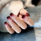 Мода 24 шт красное вино c градиентной окраской, длинный Накладные ногти Популярные поддельные ногти для женщины и девочки с стикерсы на клею