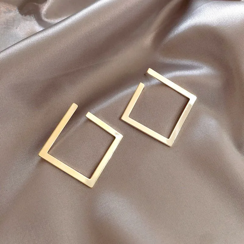 

Simple Creative Alloy Stud Earrings for Women Jewelry Personality Gift