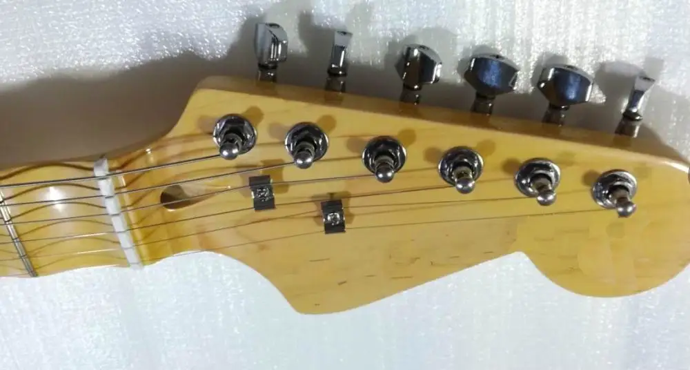 Оптовая продажа гитара Новое поступление модель Str электрическая золотого цвета