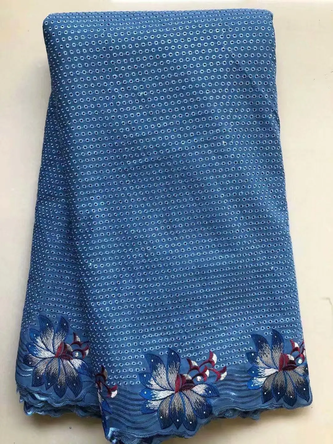 

WDC15 Free shipping embroidered cotton lace fabric,new pattern African voile lace for lady dress!