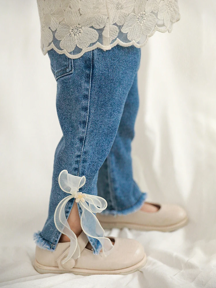 

Весенние джинсы для маленьких девочек, новинка 2021, эластичные узкие детские брюки с бантом, зарубежные повседневные