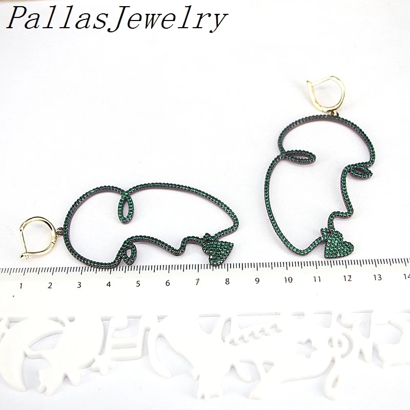 

3Pairs Fashion Jewelry Metalblack Color CZ Micro Paved Face Earrings KISS Heart Abstract Art Drop Earrings For Women Girls