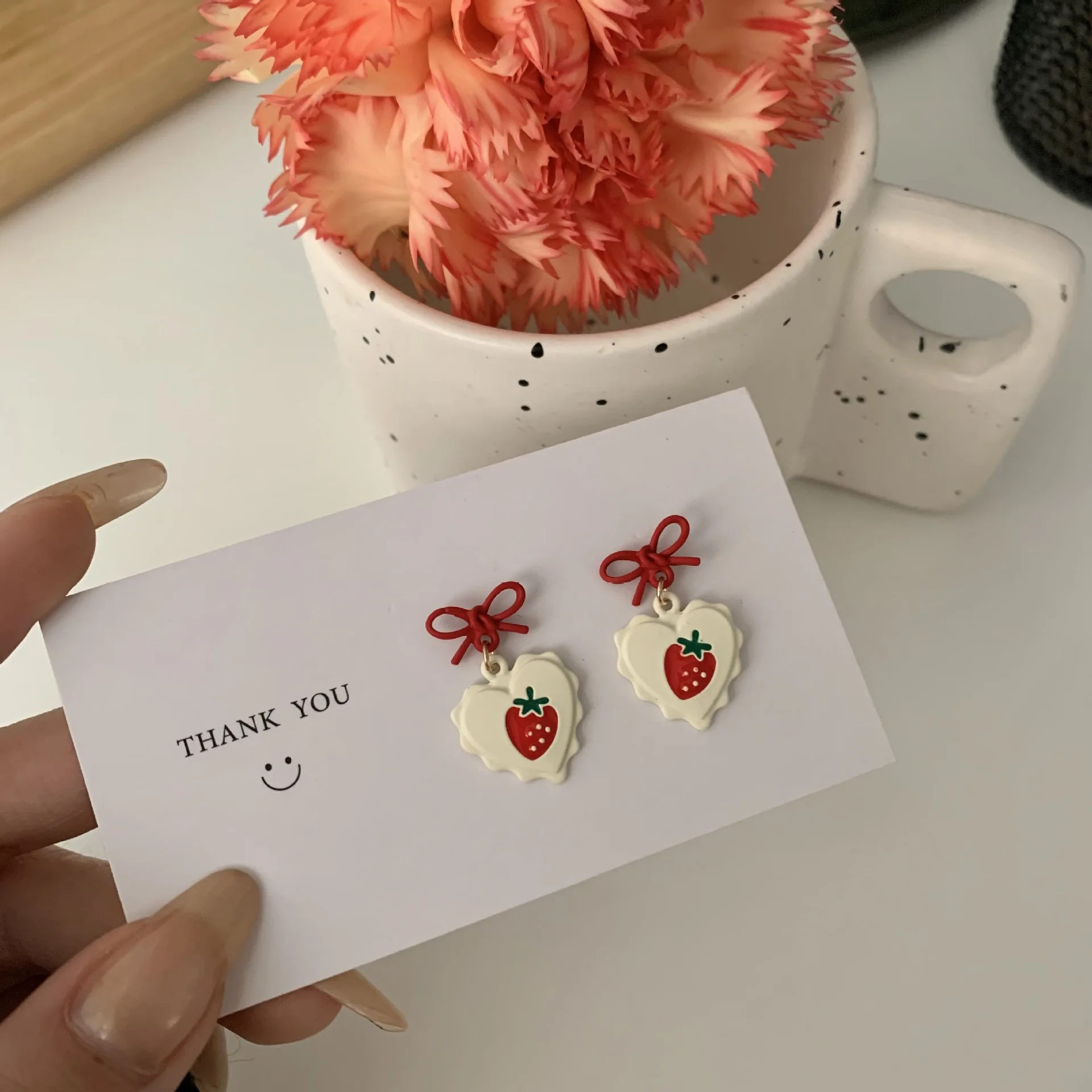 

2021 New Sweet Love Strawberry Dangle Earrings Cute Red Bow Creamy Fruit Teens Student Eardrop Jewelry For Woman Trend Gift