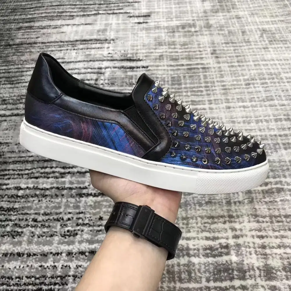 Повседневная мужская обувь модельные туфли на плоской подошве с заклепками