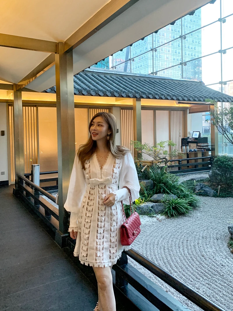 

2021 Spring New Knee-length Dress Women Fashion Bowknot Hollow Out Stitching Full Sleeve V-neck Dress Sweet Temperament Dress