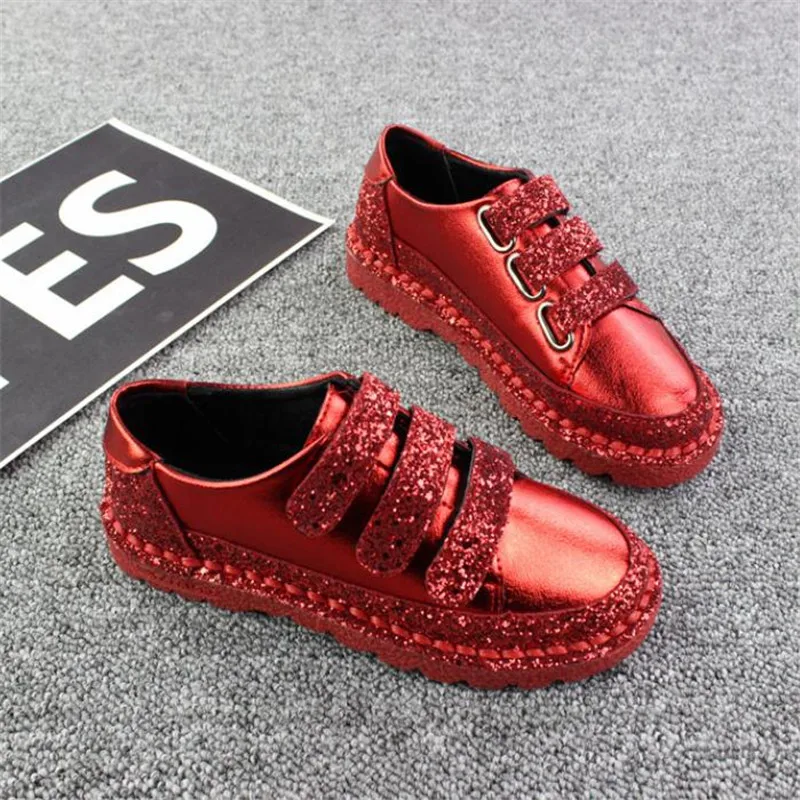 Модные женские кроссовки на плоской подошве красные черные серебристые туфли