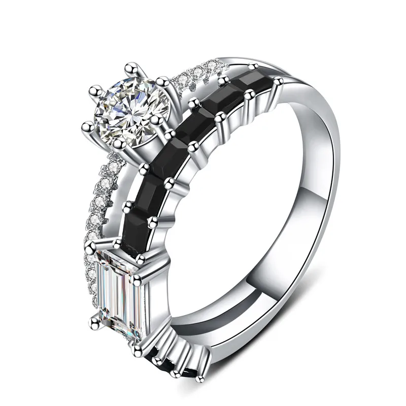 

Женское кольцо из серебра 925 пробы с черной шпинелью