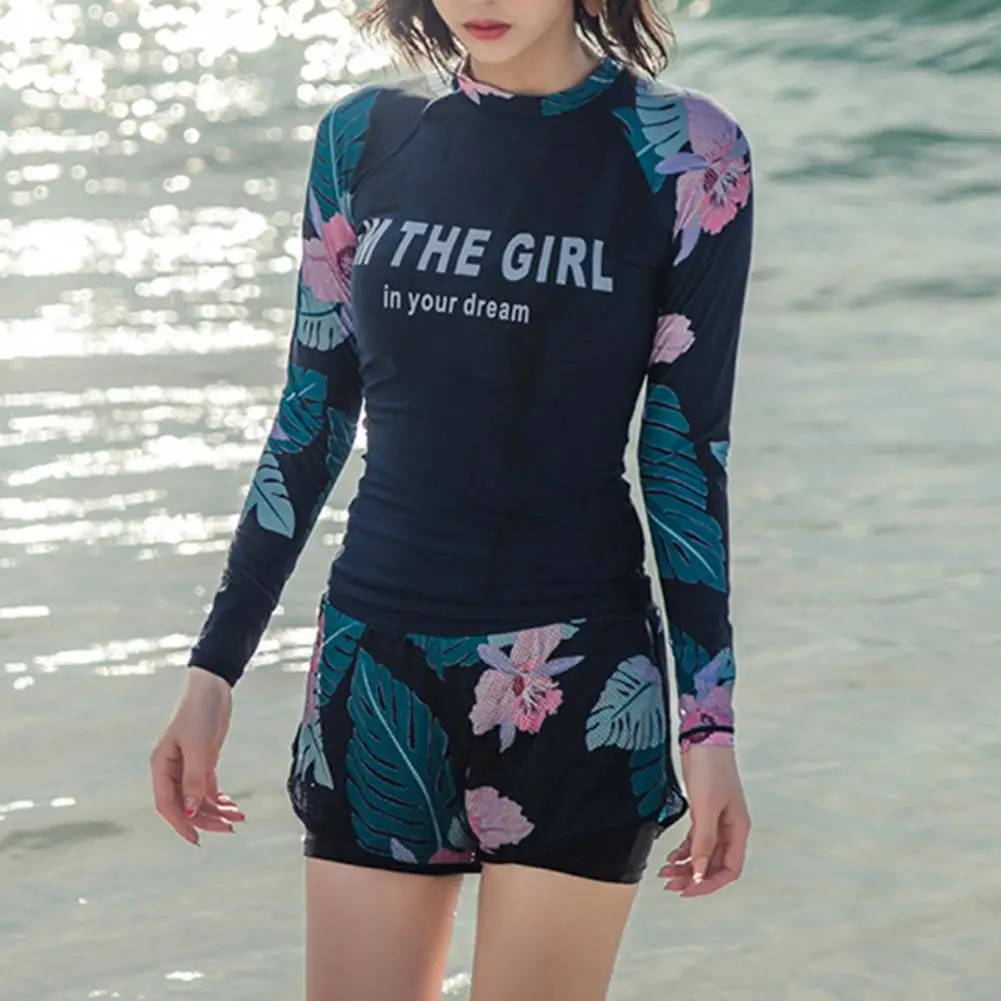 Красивый купальник консервативный из двух частей с длинным рукавом и цветочным