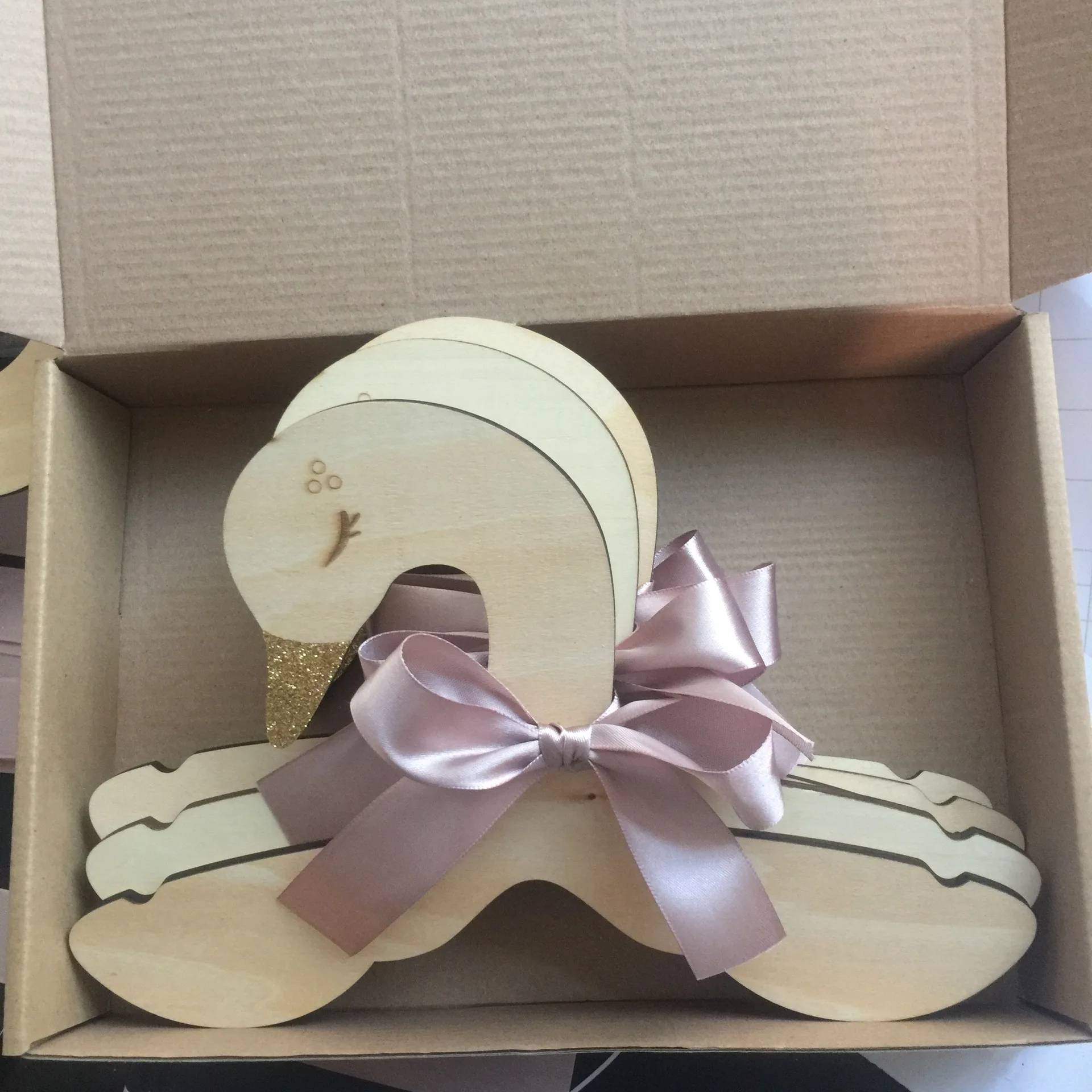 5 шт. деревянный с шелковым бантом украшенное лебедем вешалка для одежды