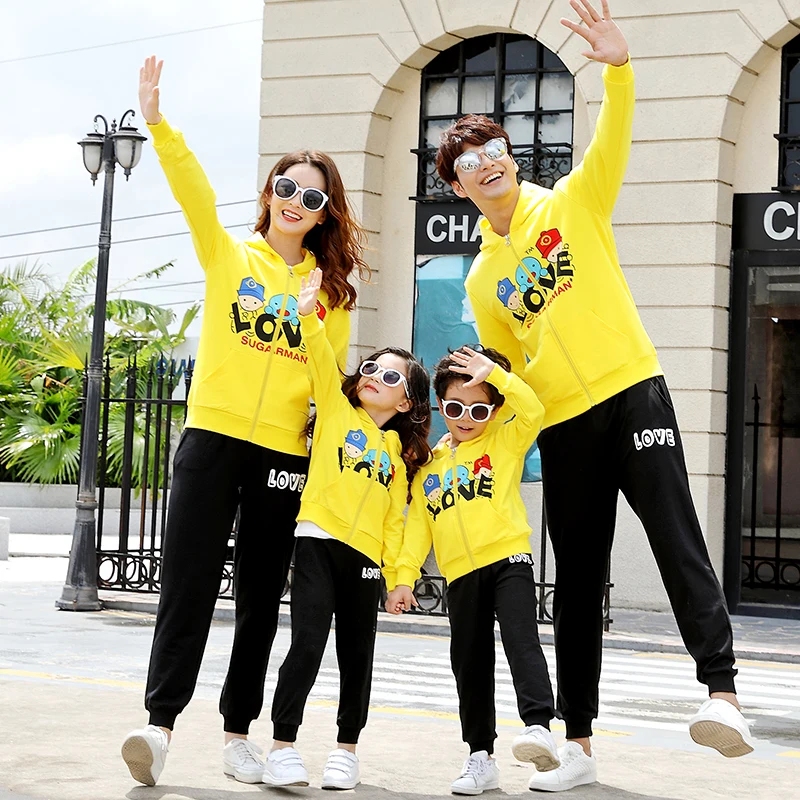

Family Matching Clothes Summer Cute Outfits Couple Clothes Mother and Daughter Tshirt for Women Ropa Familia Tracksuit AE50FC