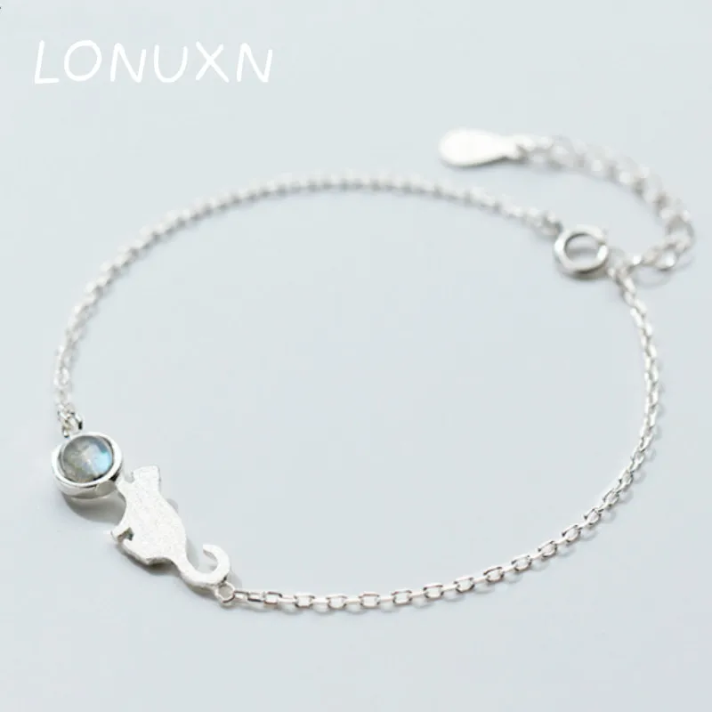 

Женский браслет с круглыми бусинами и лунным камнем