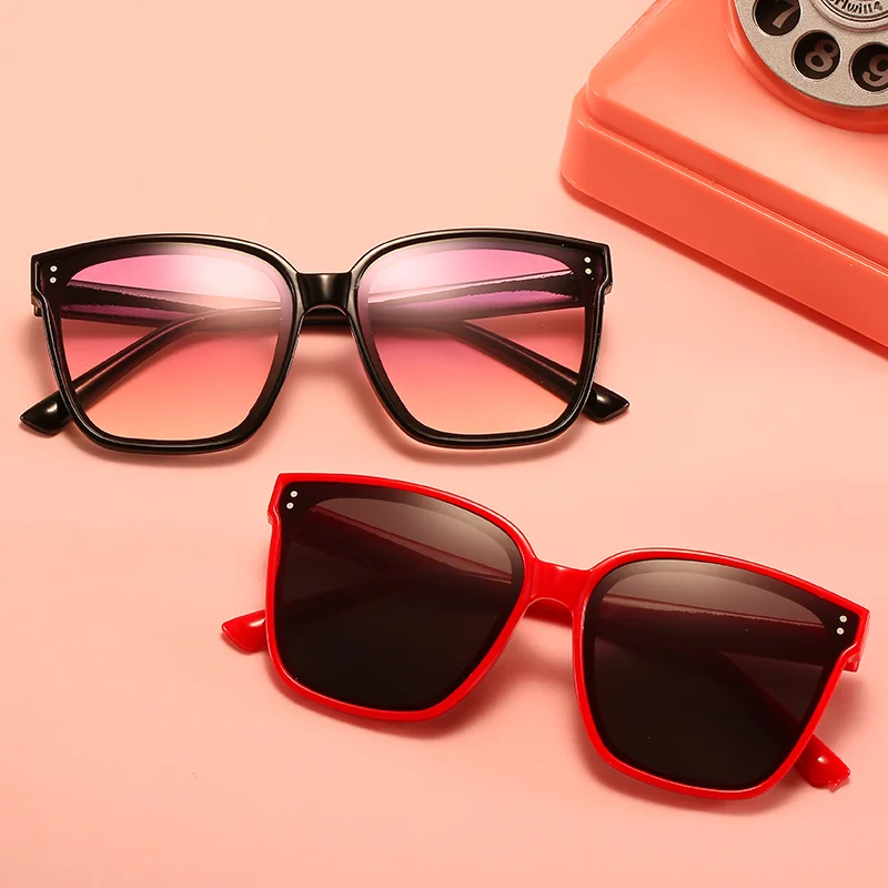 

Модные квадратные солнцезащитные очки «кошачий глаз» для детей, классические винтажные уличные очки для мальчиков и девочек, брендовые диз...