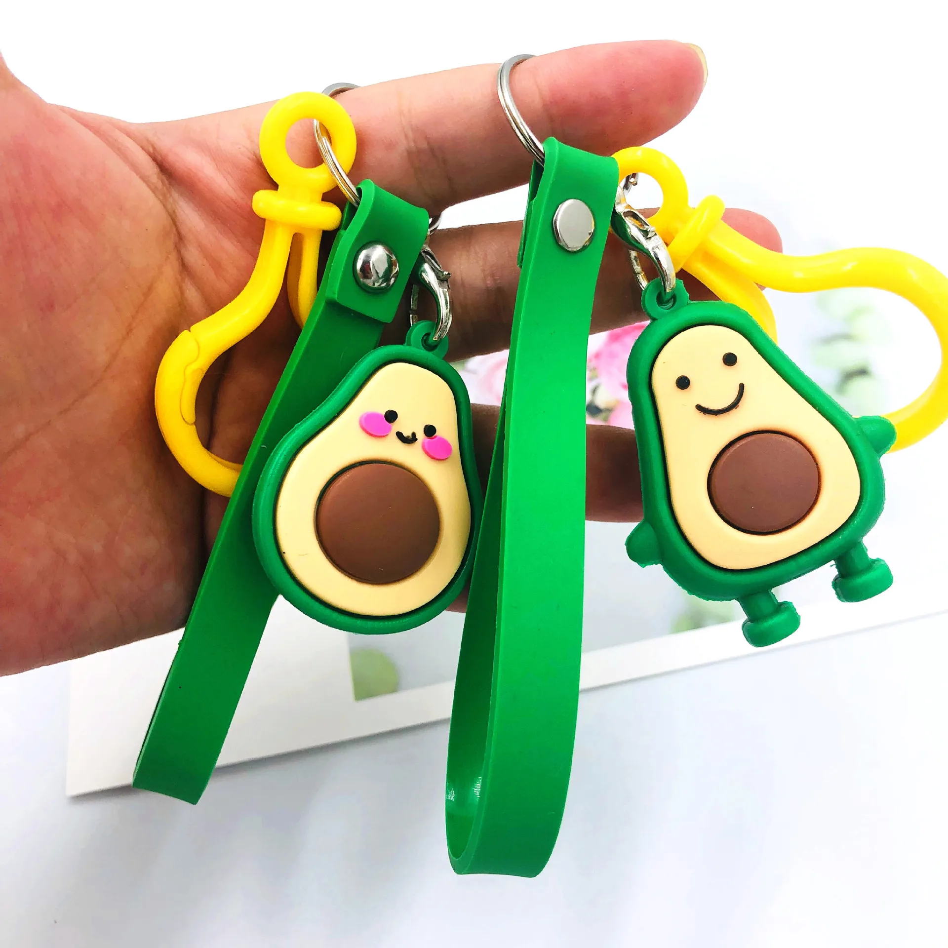 Брелок с имитацией фруктов авокадо улыбка 3D брелок из мягкой смолы бижутерия