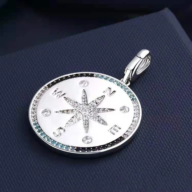 

2021 Fashion High Jewelry New Nautical Compass Buckle Brand Trend Pendant Compass Decoration Romantic Birthday Gift for Lady
