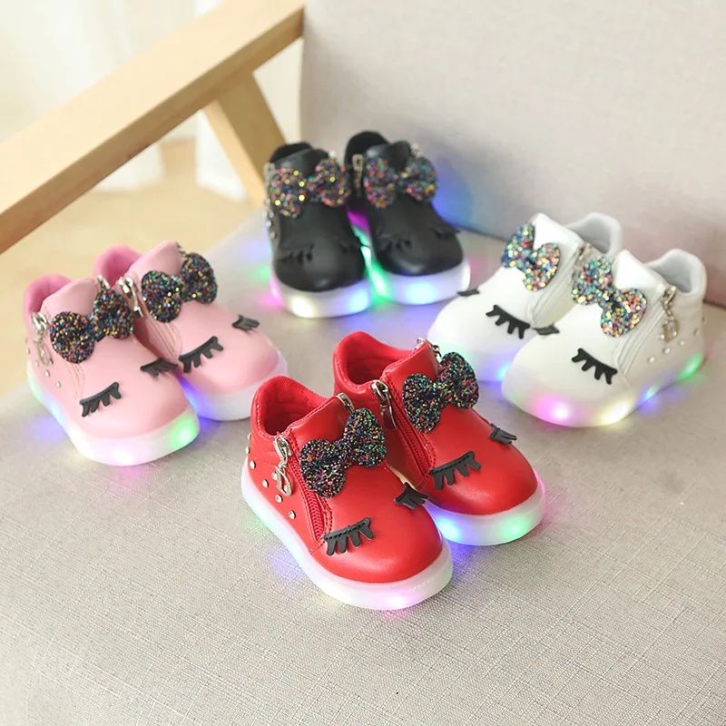 

Korean version of rhinestone lights children's shoes cartoon bow LED luminous soft sole girls shoes baby children's shoes
