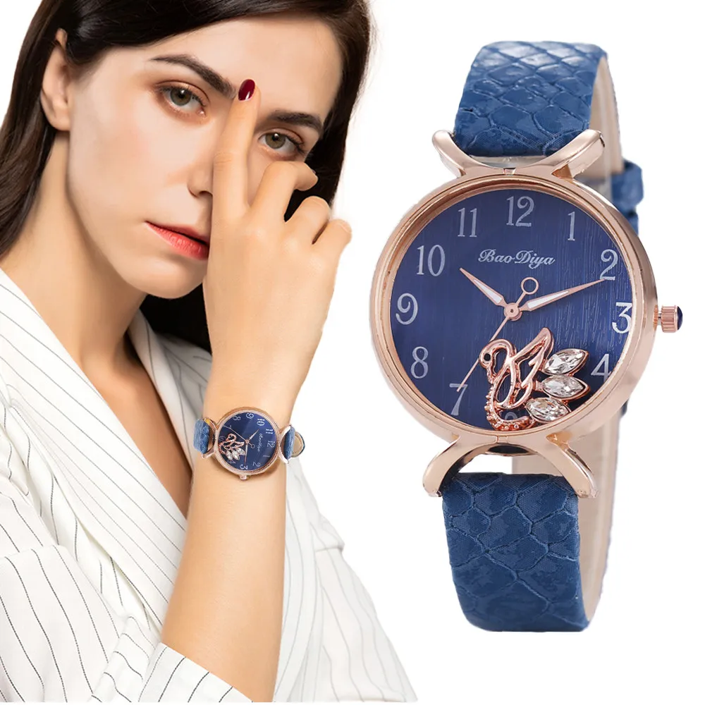 Relojes de lujo con diamantes de pavo real para mujer, elegantes relojes de pulsera de cuarzo con cuero azul, 2021