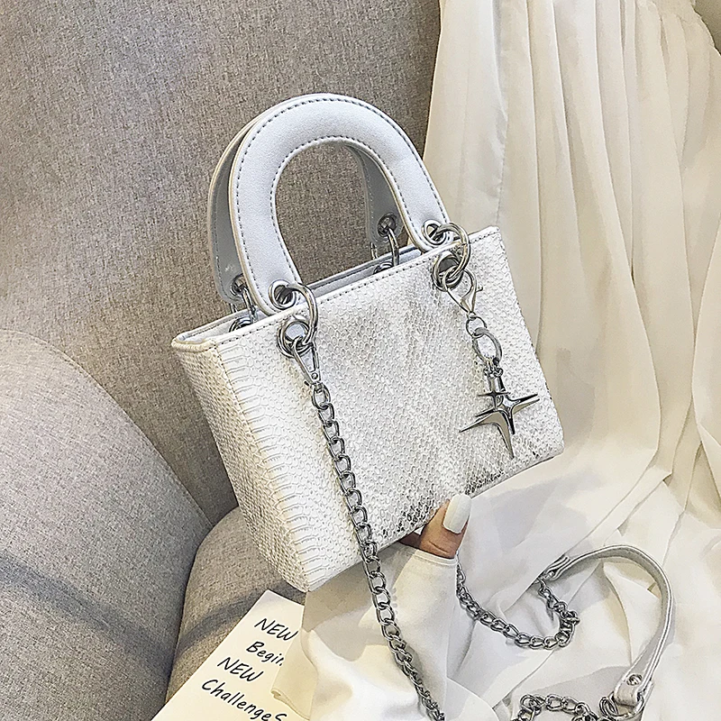 

Advanced feeling of foreign air wearing princess bag 2019 new texture lizard pattern oblique satchel chain handbag
