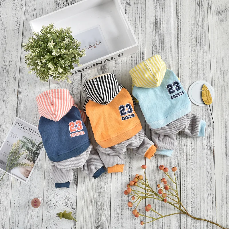 

2021 new winter new dog clothes striped corduroy four-legged pants pet VIP plus velvet thick autumn and winter clothing