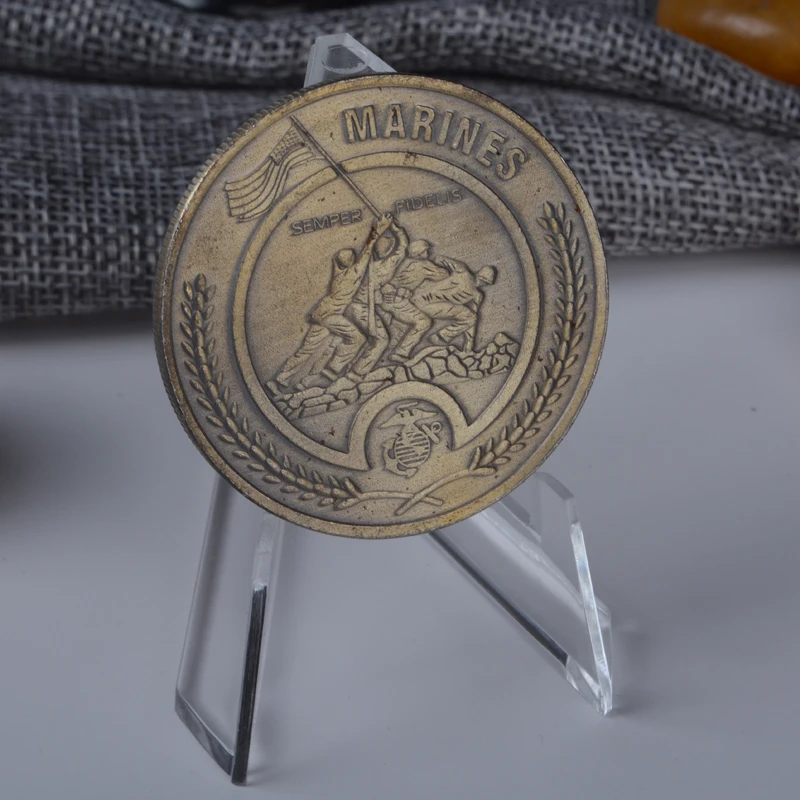 Военная морская пехота США подняла свой флаг и зарядилась в битву за военную