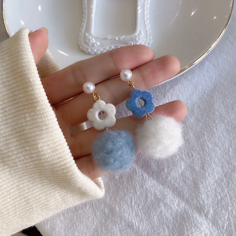 

2022 New Winter Retro Cute Blue Flower Pom Pom Ball Stud Earrings Geometric Temperament Earrings for Woman Daily Jewelry Gifts