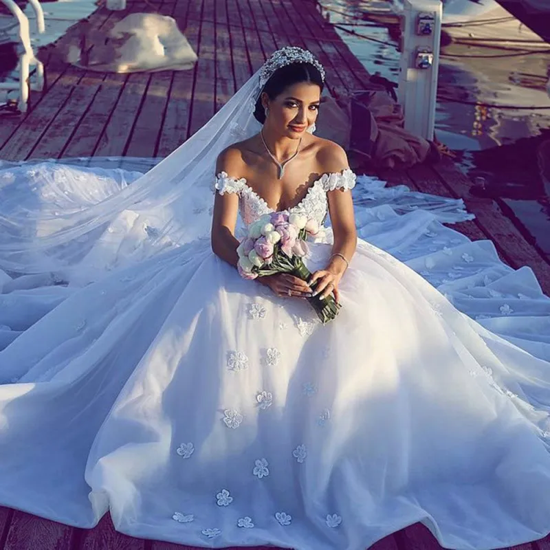 

Luxurious Lace Flowers Arabic Dubai Wedding Dress Sexy Open Back Bridal Gowns Plus Size Custom Made Vestido De Mariee