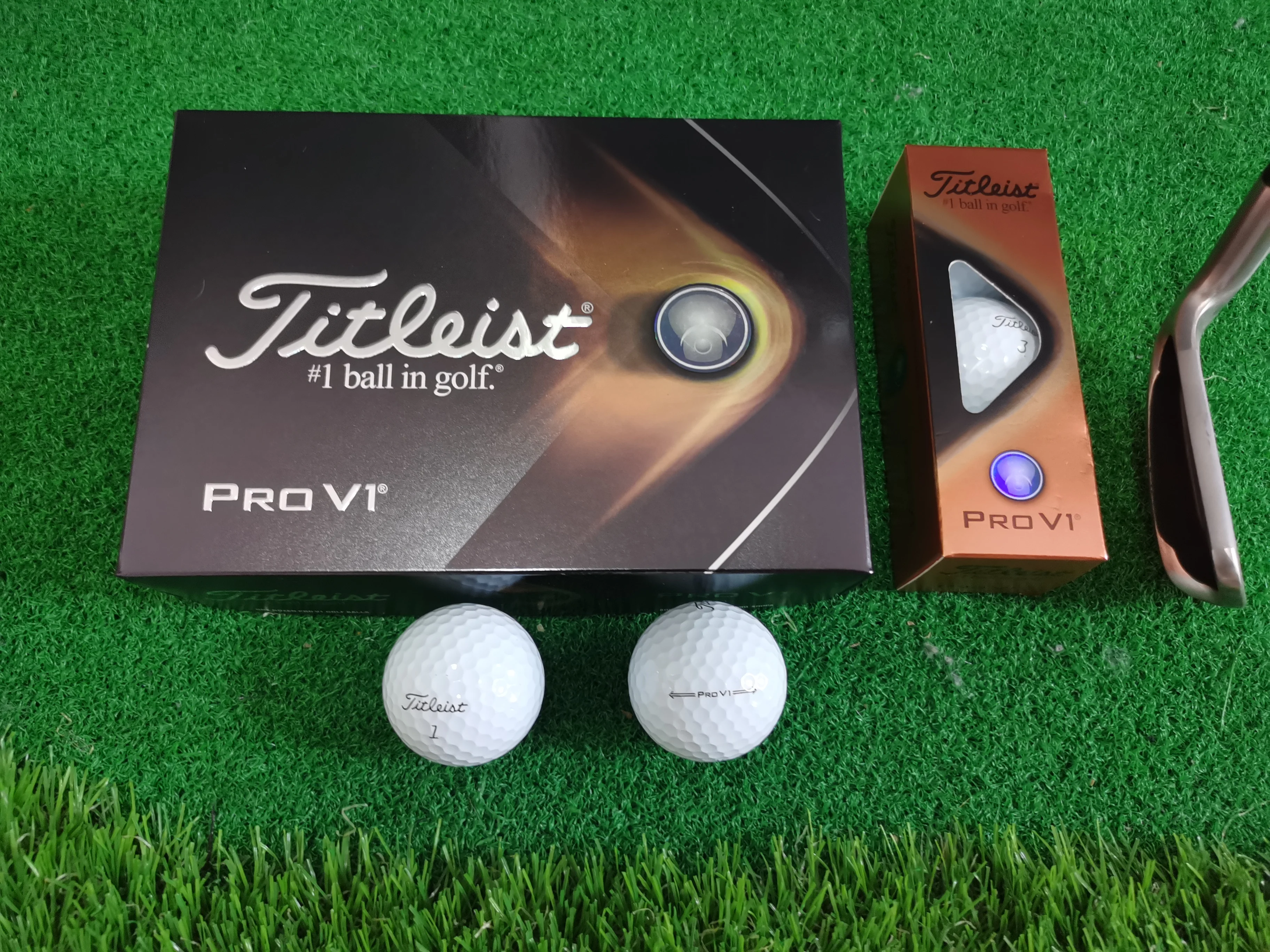 Профессиональный соревнований 2021 Pro V1 с 12 белыми мячиками для гольфа на открытом