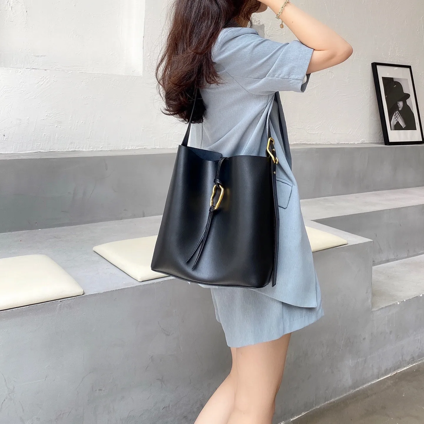 

Fashion Genuine Leather Women Shoulder Bag Large Capacity Handbag Bucket Bag Handtasche Borsa Tracolla Donna Ladies Handbags