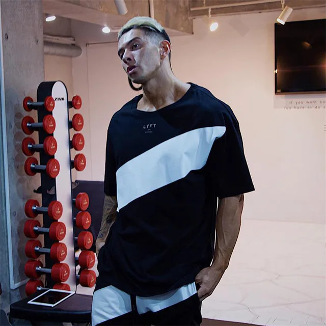 2021 Новинка для мужчин из кусков с рисунком Спортивная футболка бодибилдинг