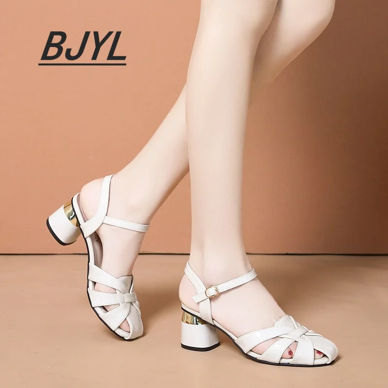 

2021 summer new women's shoes round toe thick mid-heel buckle hollow simple fashion sandals women
