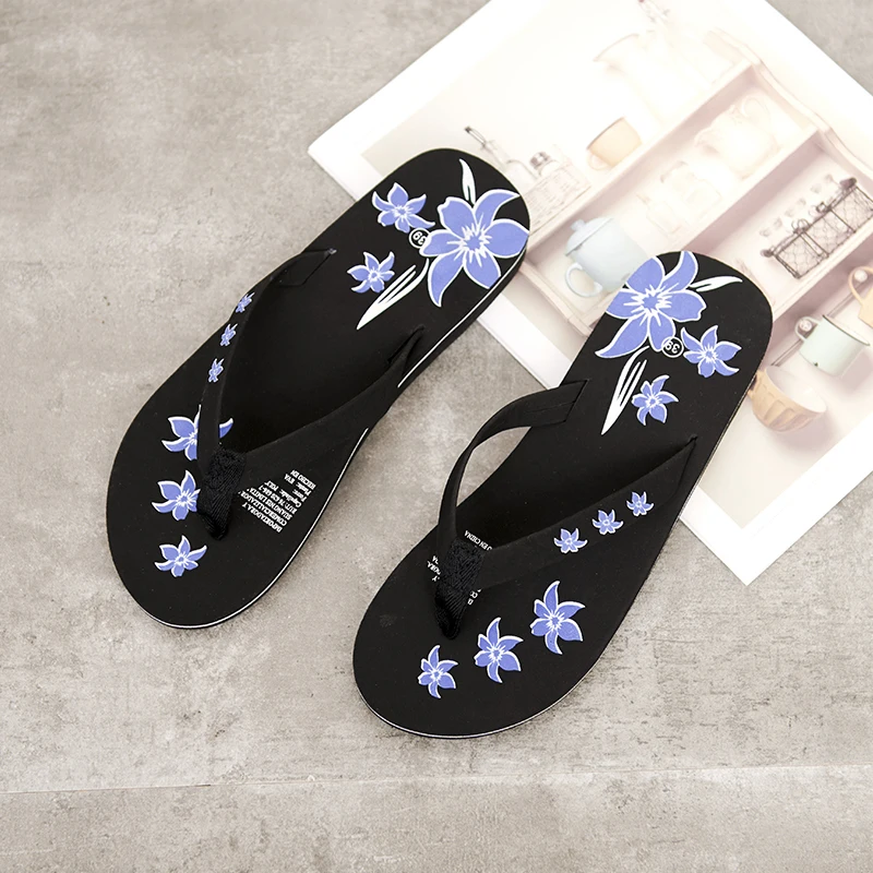 

New summer women's flip flops, outer slippers, beach sandals, fashionable flowers and comfortable slope heel women's slippers