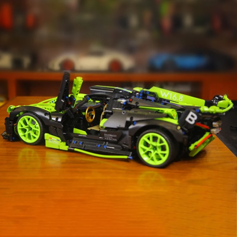 Высокотехнологичная модель спортивного автомобиля супергоночного