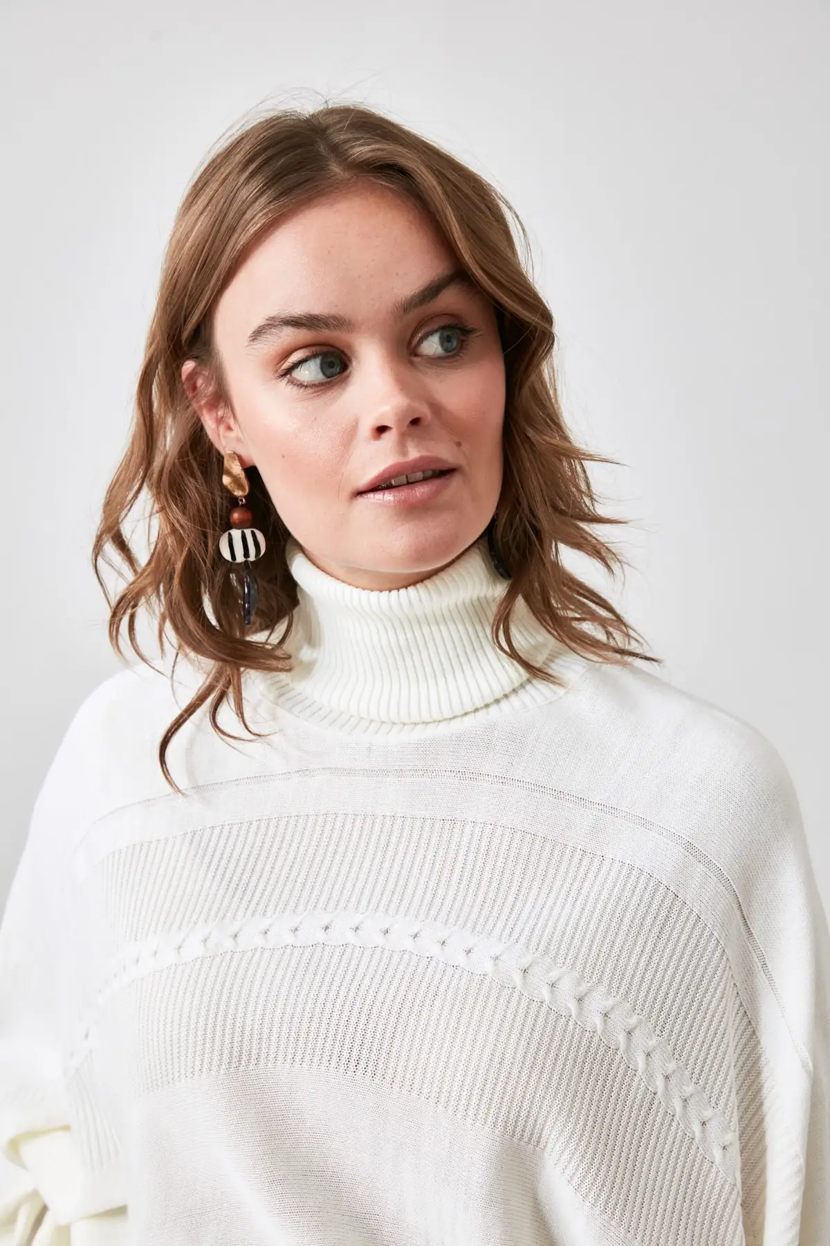 

Trendyol Mesh Detailed Knitwear Sweater TWOAW21KZ1915