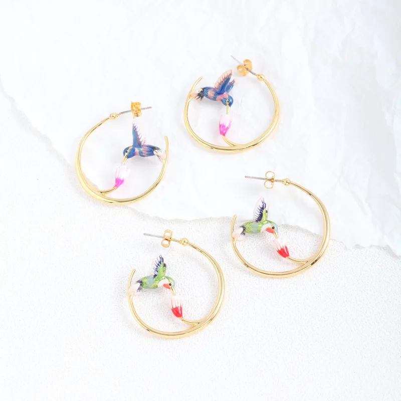 

European and American Hand-Painted Enamel Glaze Cute Three-Dimensional Hummingbird Flower Gold-Plated Circle Earrings