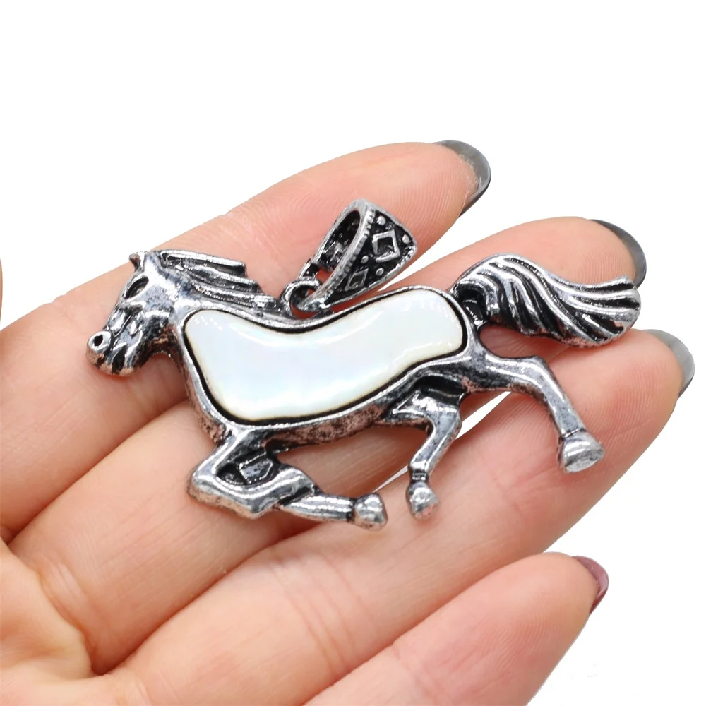 

Fashion Animal Pendant Wild Horse Antique Silver Color Alloy Pendant for Jewelry Making DIY Necklace for Man