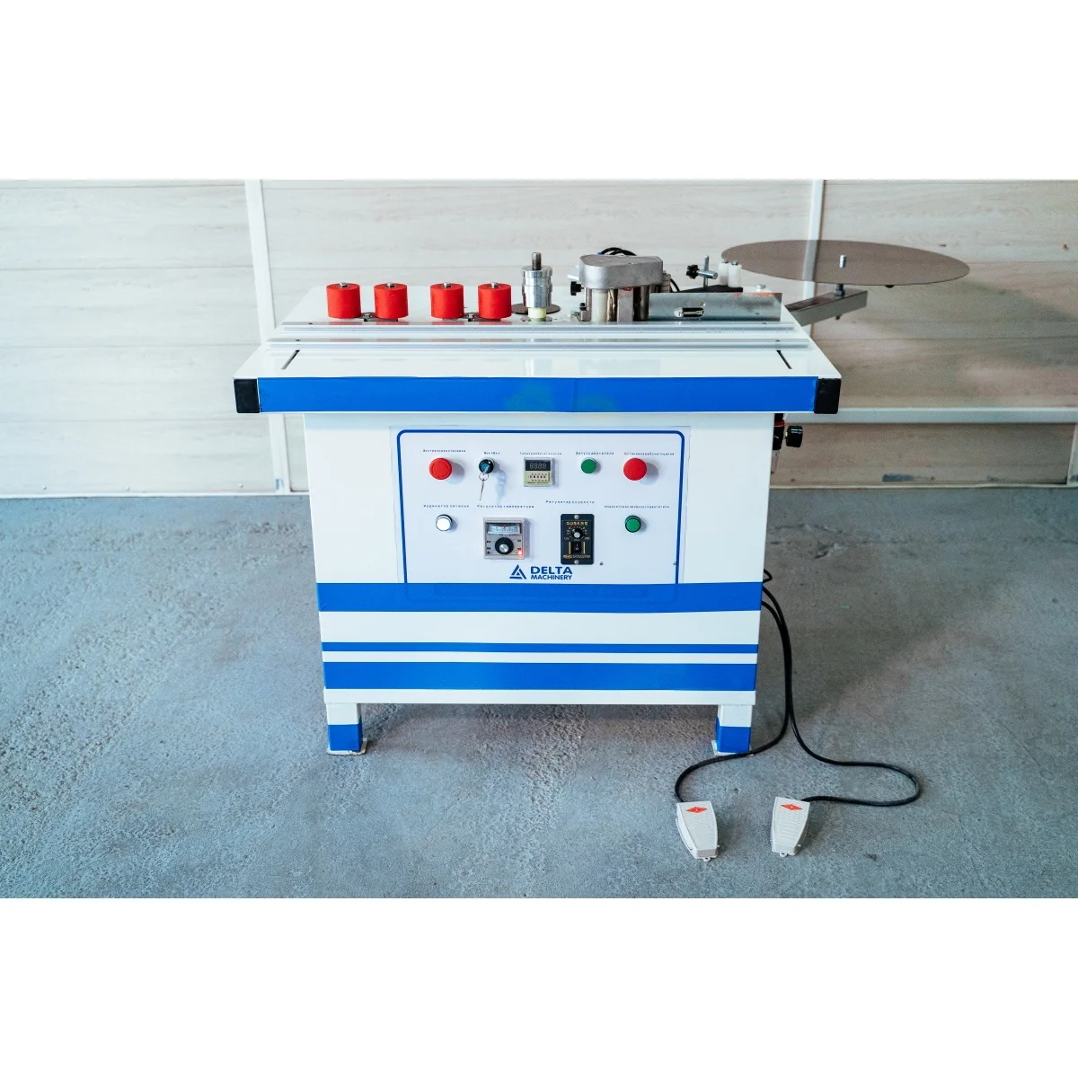 Пресс горячего тиснения wt-2-210. Дм 111 кромкооблицовочный станок. Кромкооблицовочный станок dm-105. Кромочный станок дм 130. Станки дм.