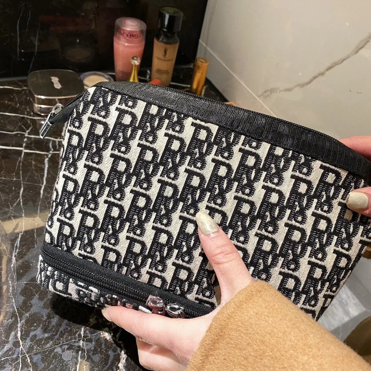 

Multifunction Women Travel Storage Cosmetic Bag Toiletry Organize Semicircle Make Up Bag Eyebrow Pencil Pouch Bag